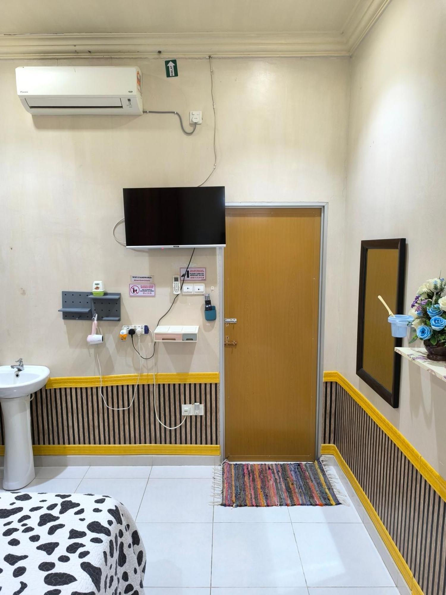 Desa Besut Inn Kampung Kuala Besut Ngoại thất bức ảnh